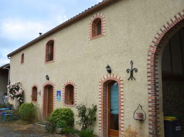 Ancienne grange à Labatut-Rivière